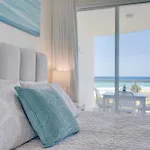 Waterfront 1-Bedroom Escape Breathtaking Views