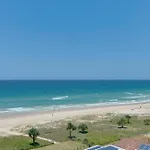 Waterfront 1-Bedroom Escape Breathtaking Views