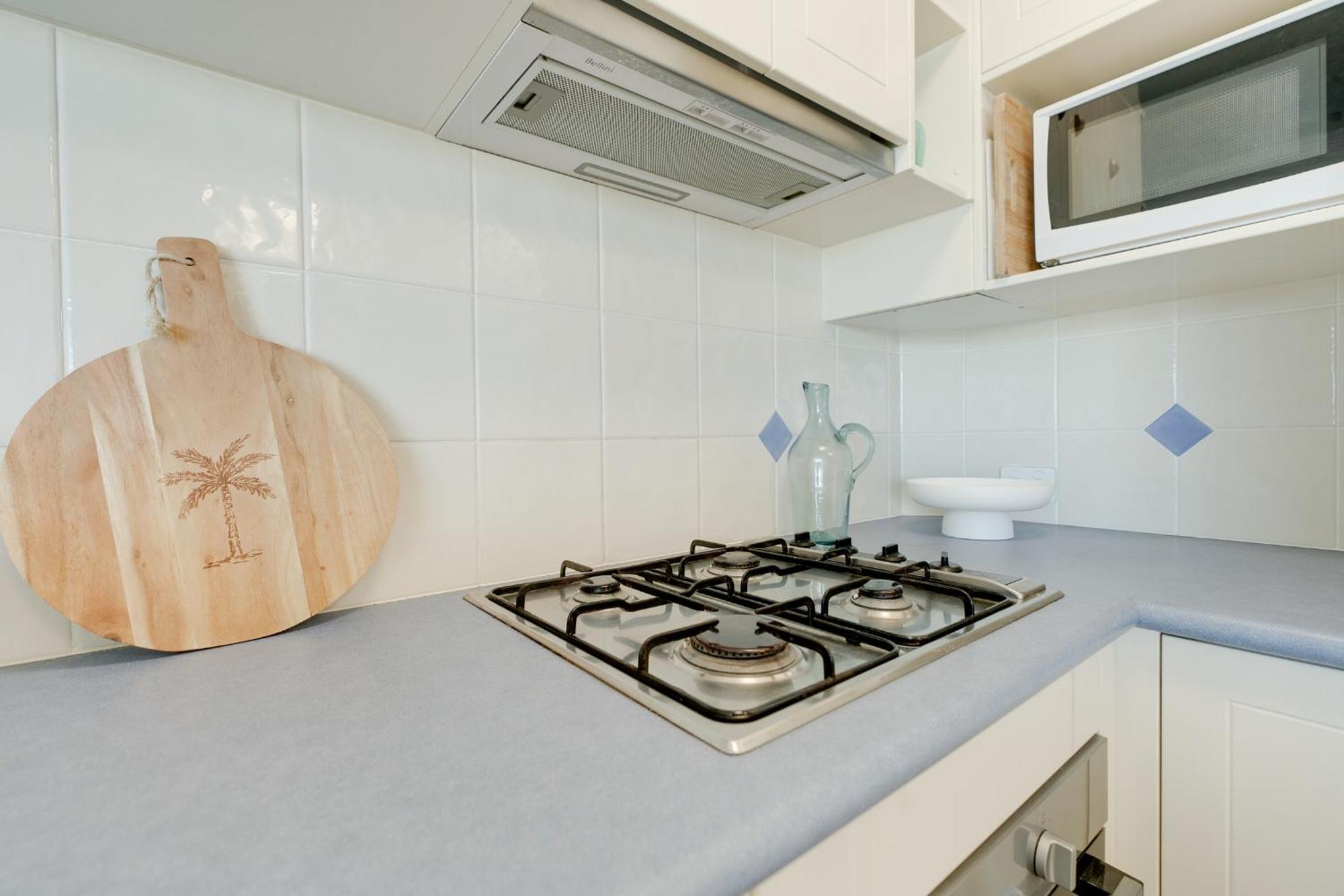 Waterfront 1-bedroom Escape Breathtaking Views