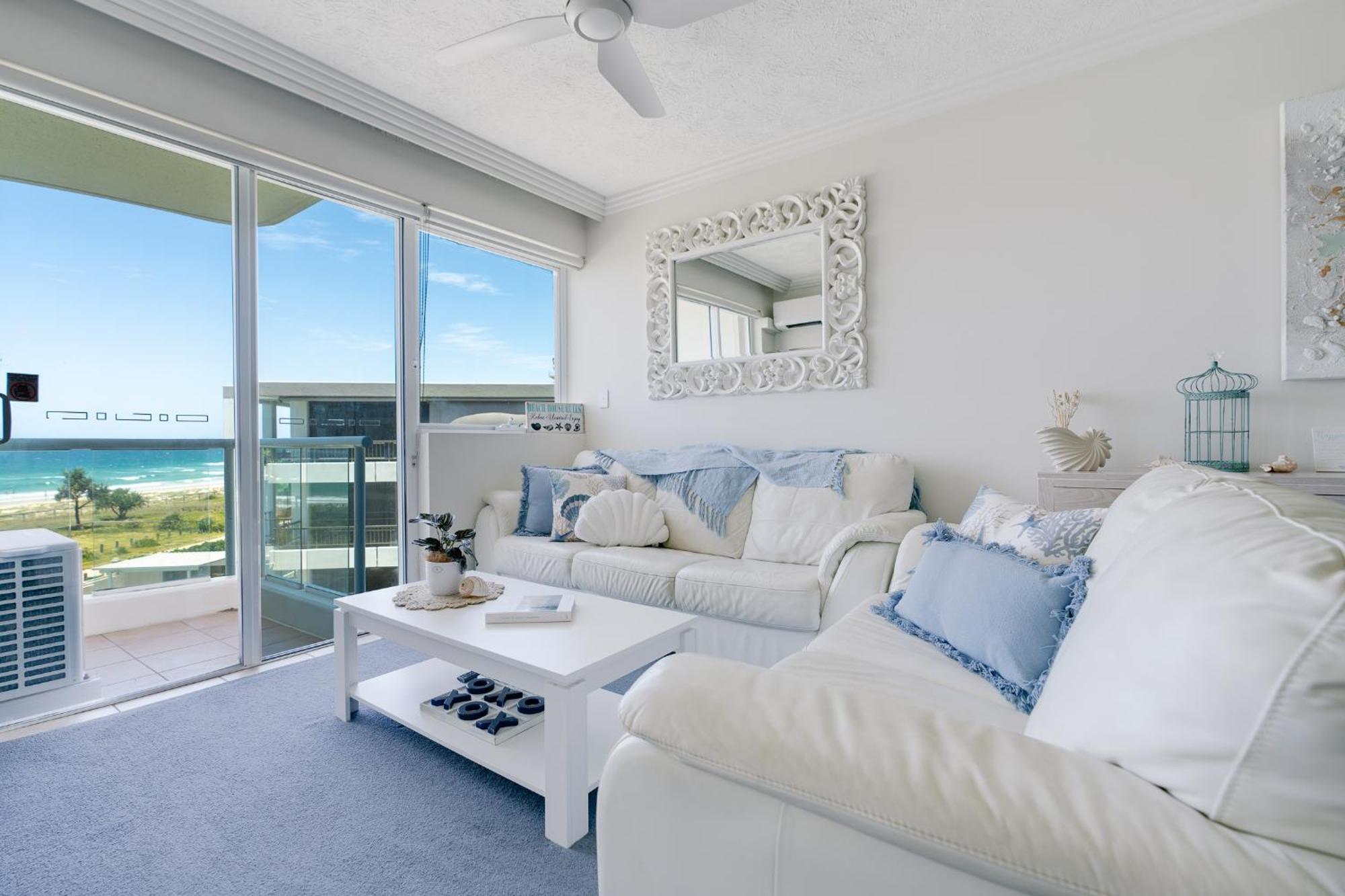 Waterfront 1-bedroom Escape Breathtaking Views Apartment Gold Coast